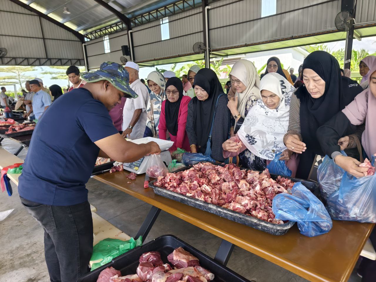 https://tahfiz.awfatech.com/hadis/content/news/newsf1_DH039_1734509351.jpg